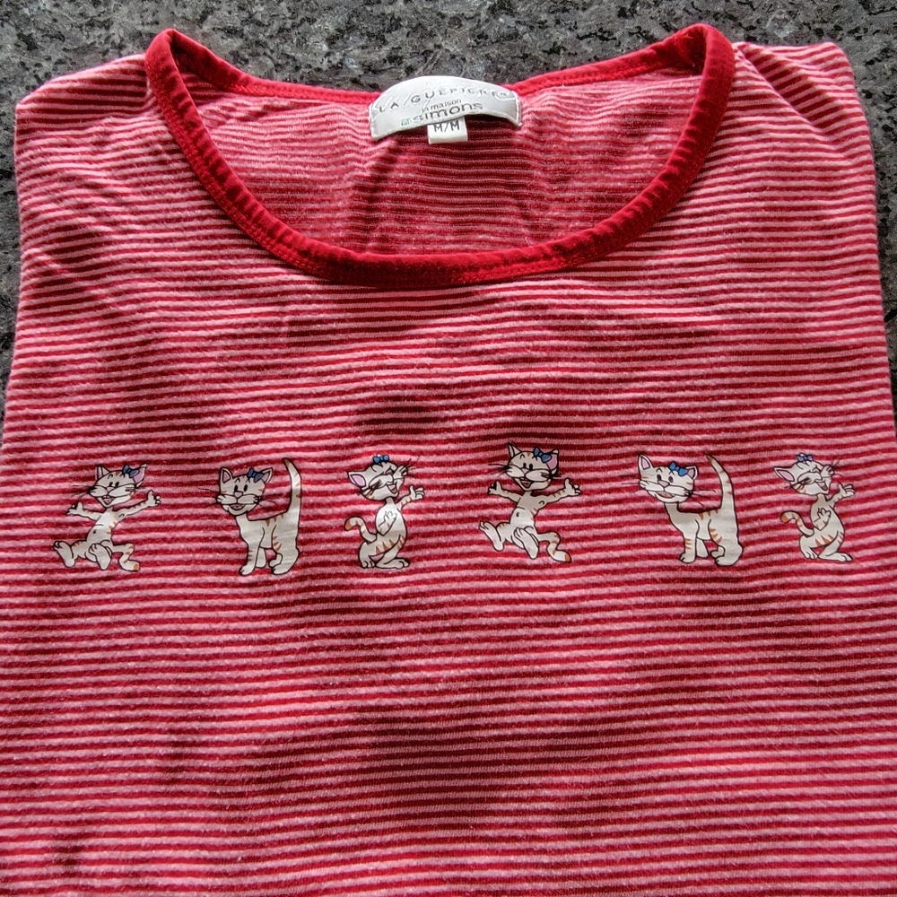 Simons women's tee size medium